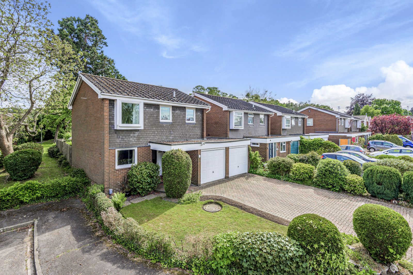 4 bed detached house for sale in Wilders Close, Woking GU21 Zoopla