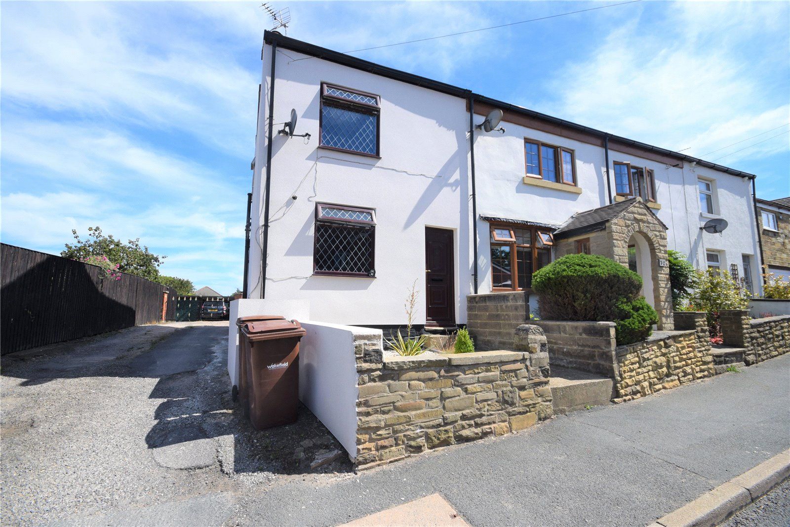 2 bed terraced house for sale in Thornhill Road, Middlestown, Wakefield