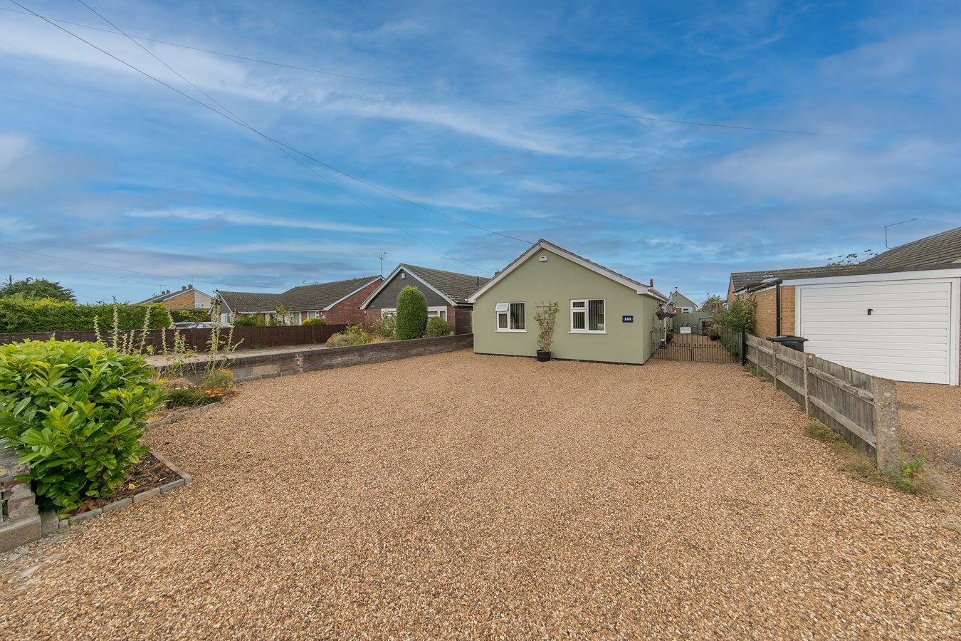 3 bed detached bungalow for sale in Wivenhoe Road, Alresford