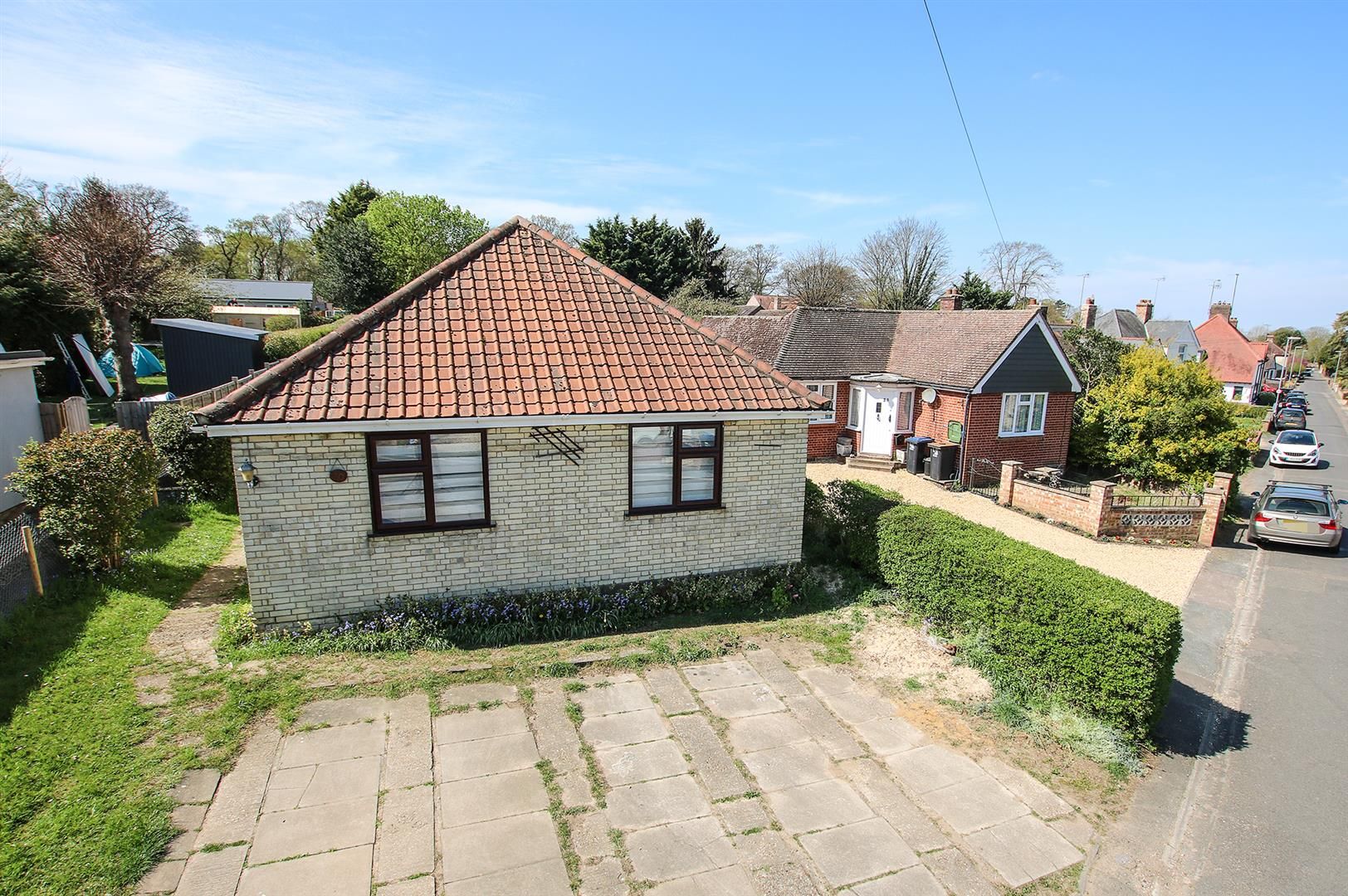 3 bed detached bungalow for sale in Centre Drive, Newmarket CB8 Zoopla