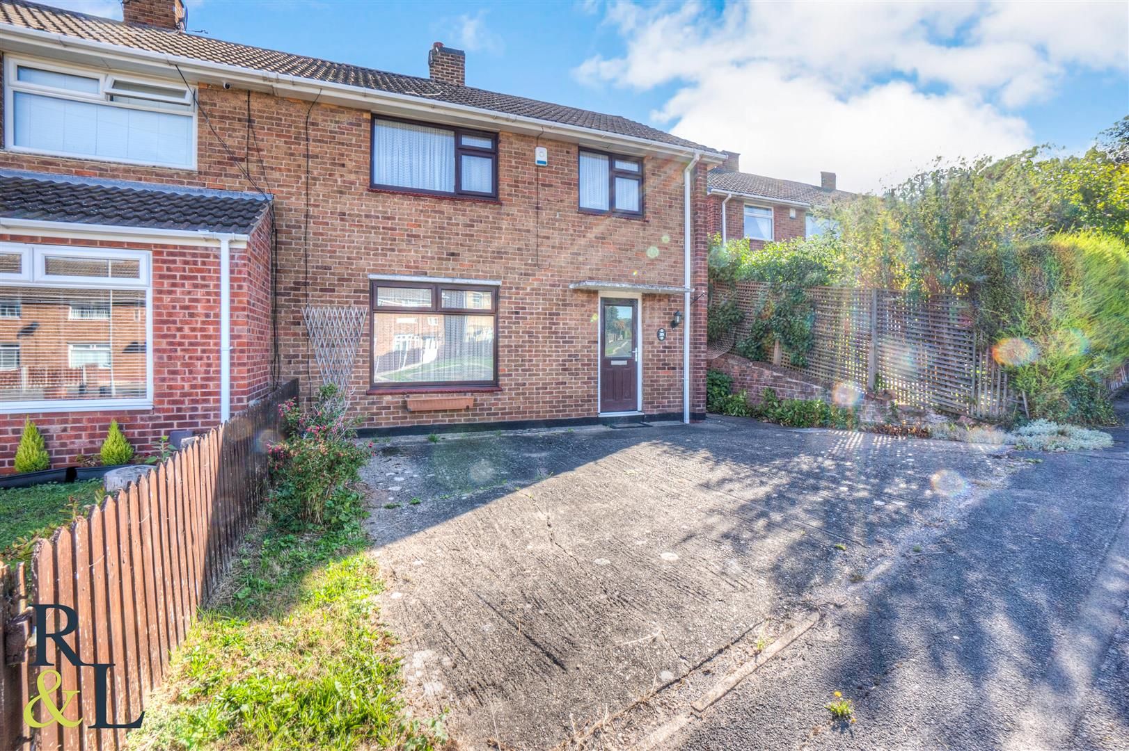 3 bed semidetached house for sale in Ringleas, Cotgrave, Nottingham