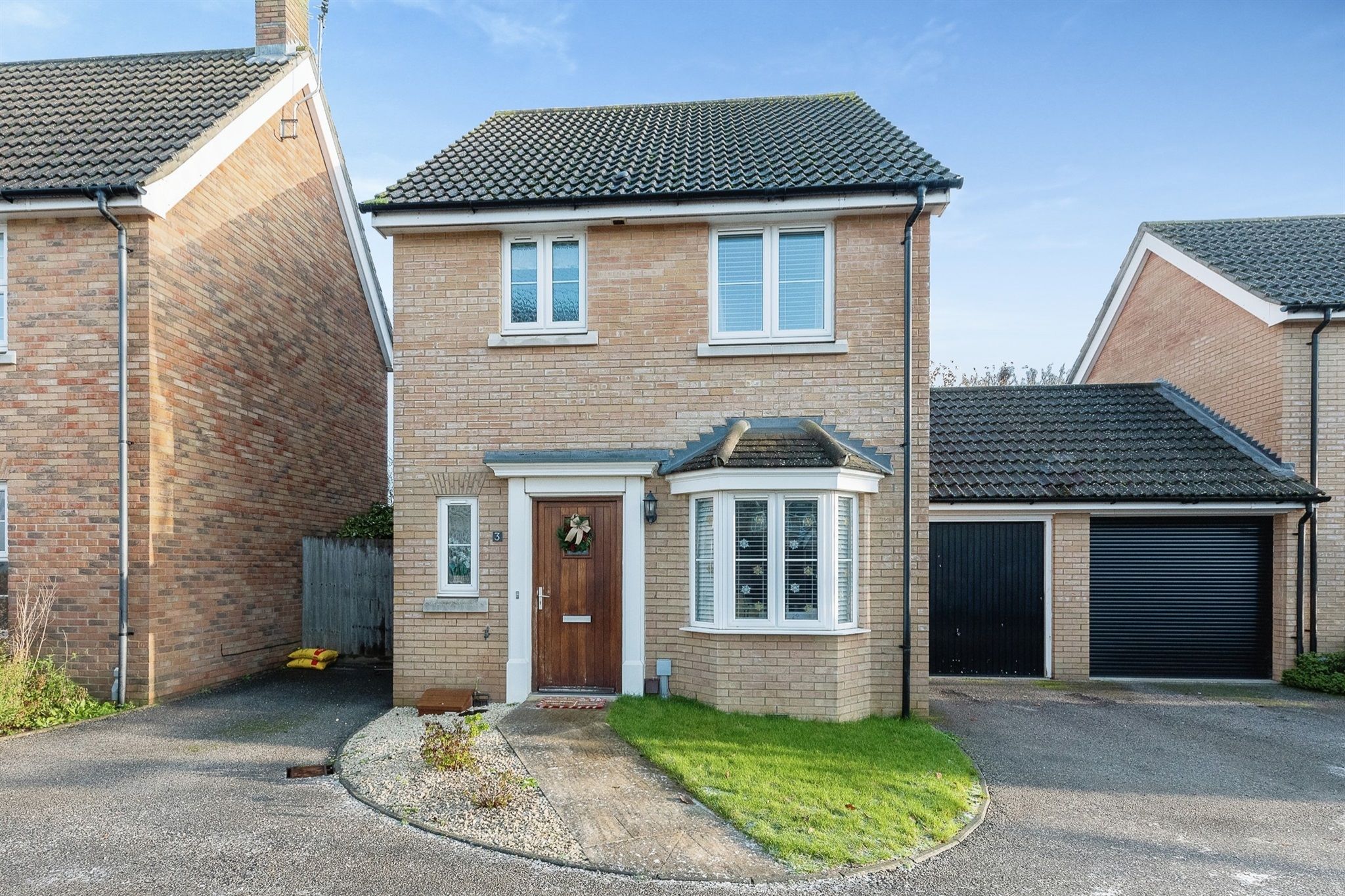 3 bed linkdetached house for sale in Teal Drive, Stowmarket IP14 Zoopla