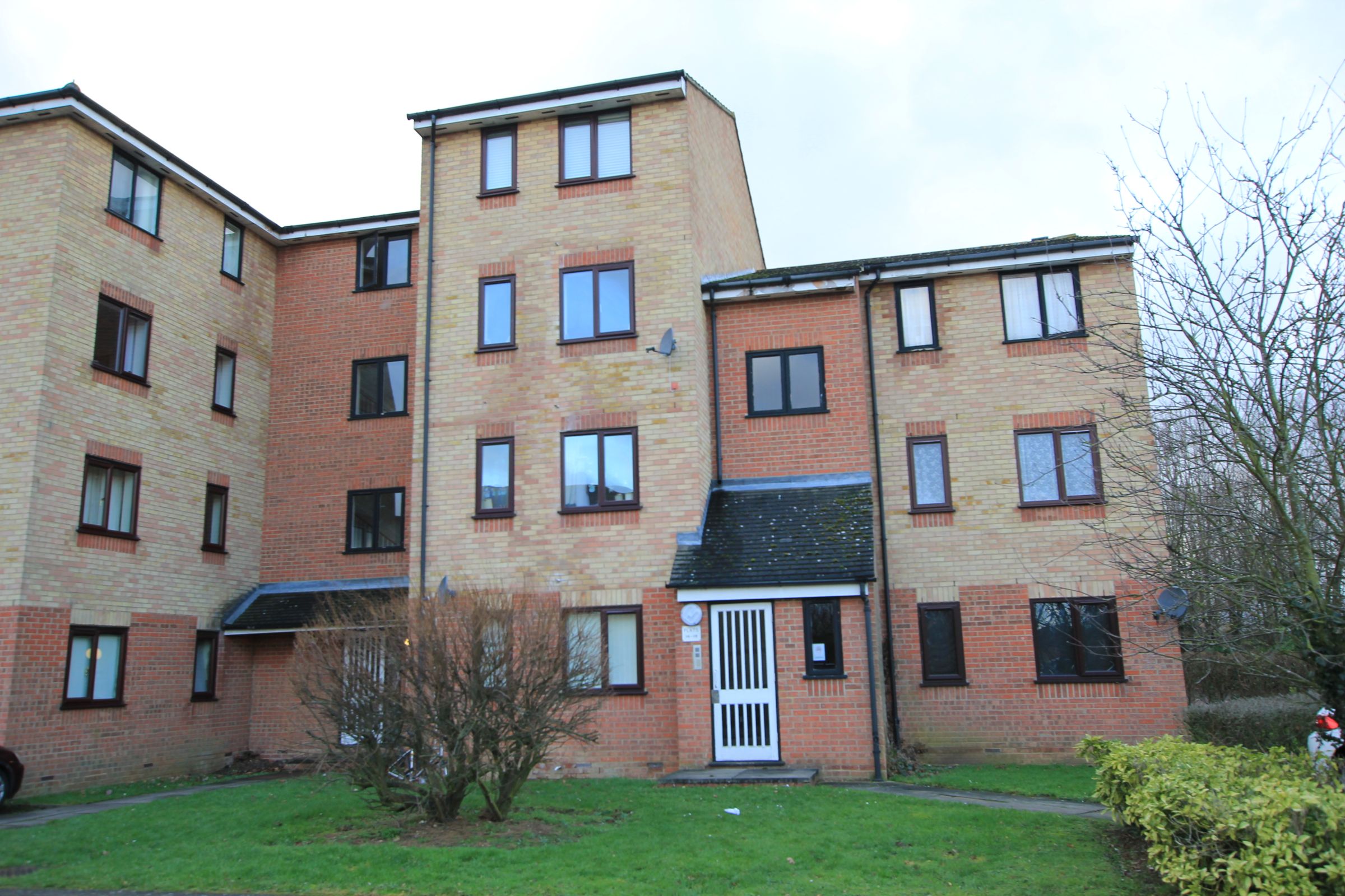 Studio to rent in Prestatyn Close, Stevenage SG1 Zoopla