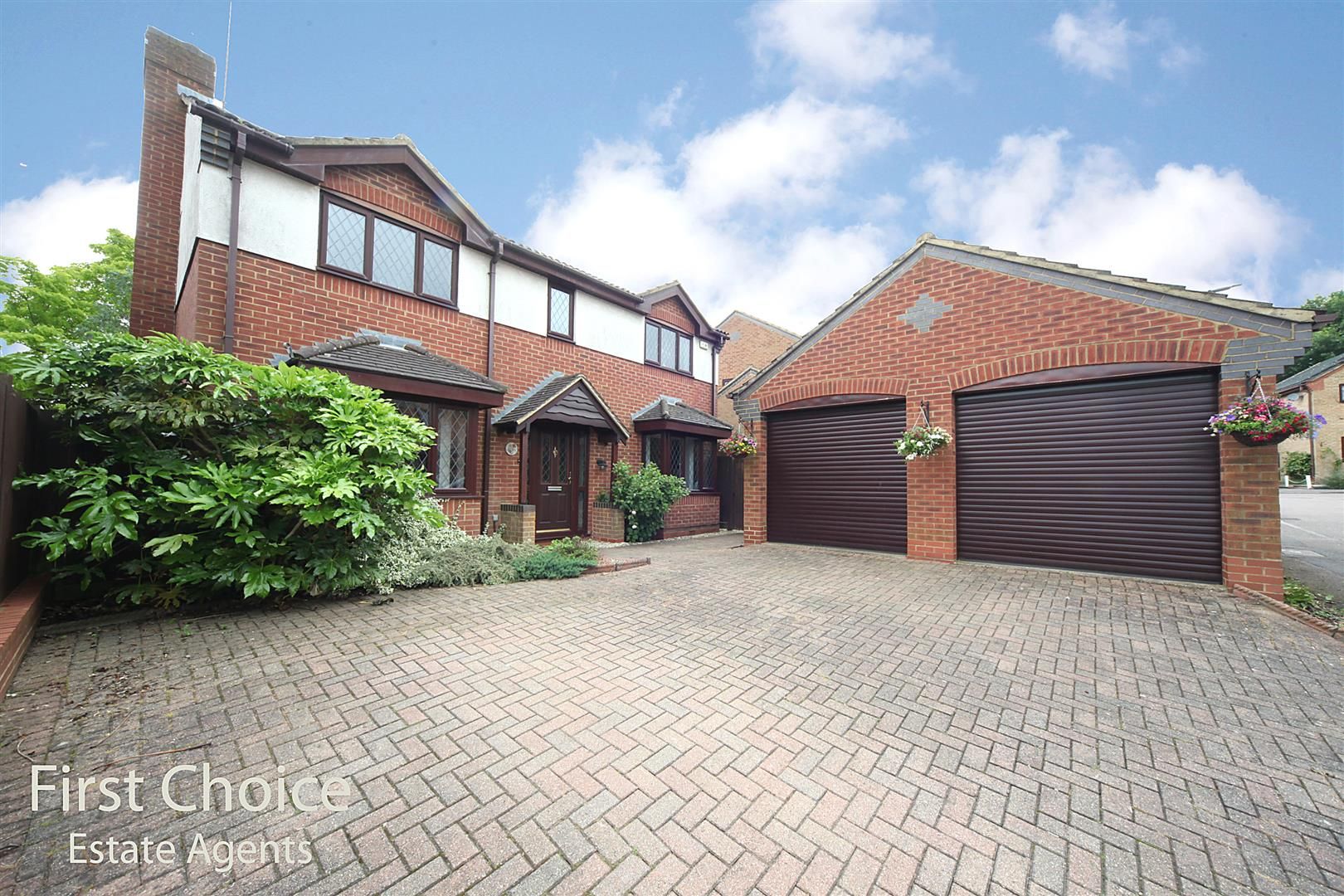 Launton Close, Luton LU3  