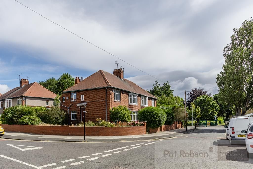 2 bed flat to rent in Harewood Road, Gosforth, Newcastle Upon Tyne NE3