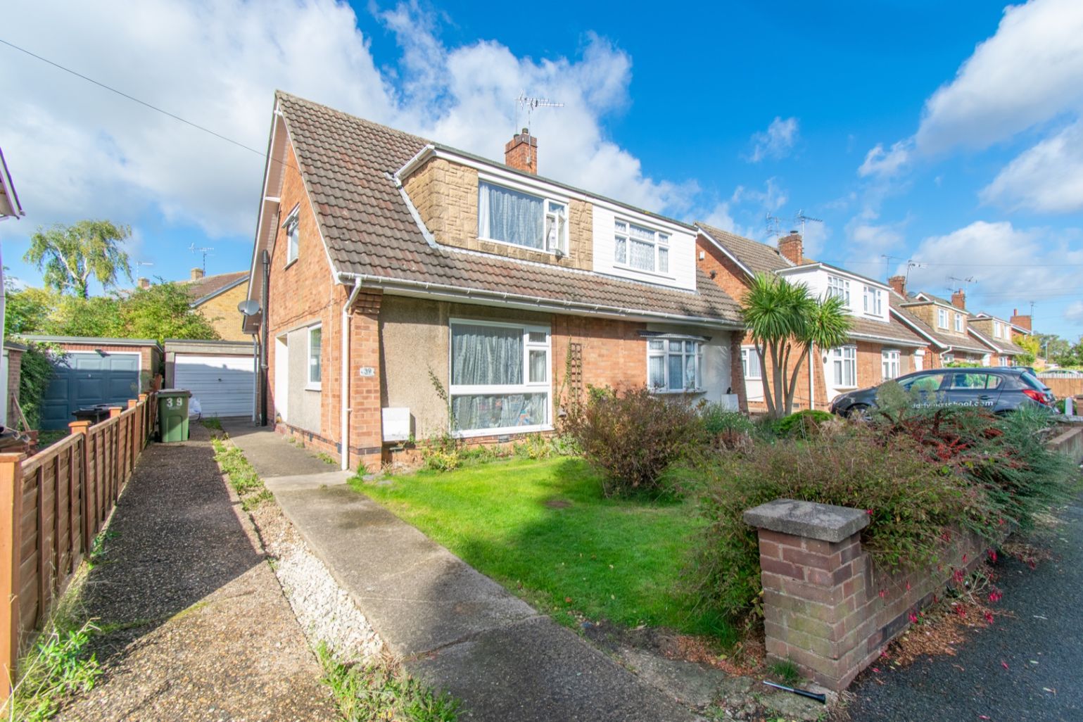 3 bed semidetached house for sale in Cornwall Road, Wigston LE18 Zoopla