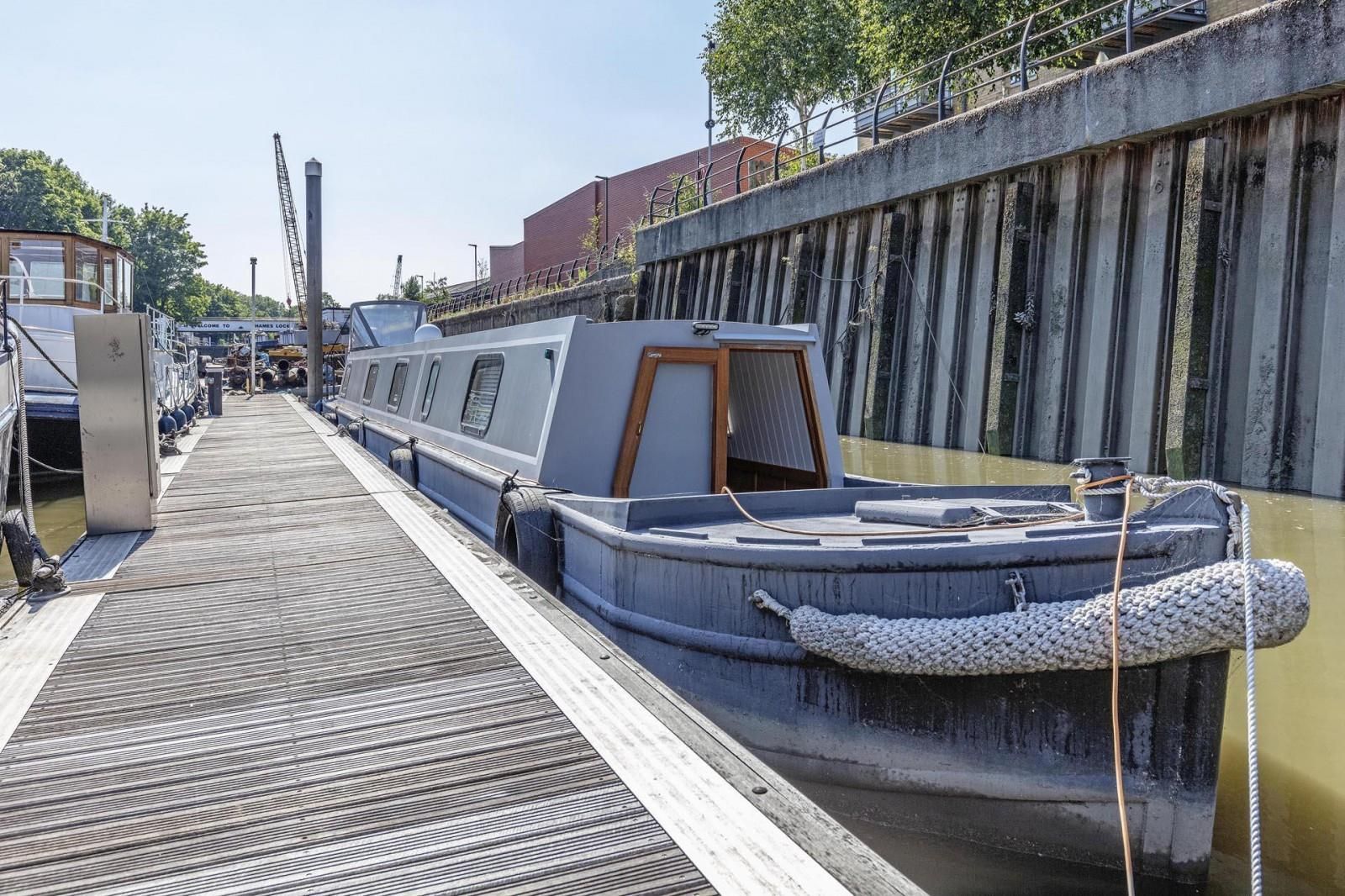 2 bed houseboat for sale in Ferry Quays, Brentford TW8 Zoopla