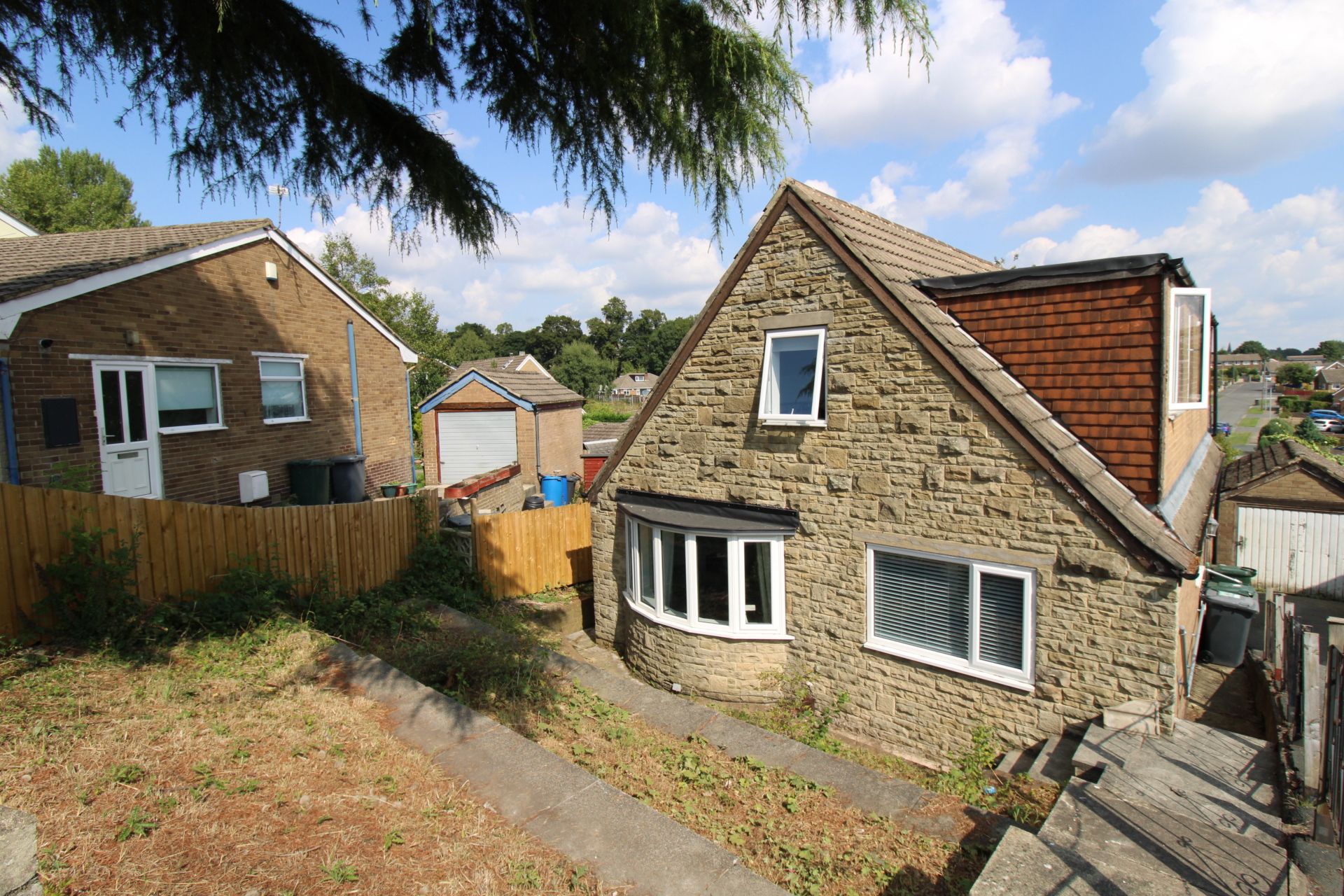 4 bed detached house for sale in Markfield Close, Low Moor, Bradford