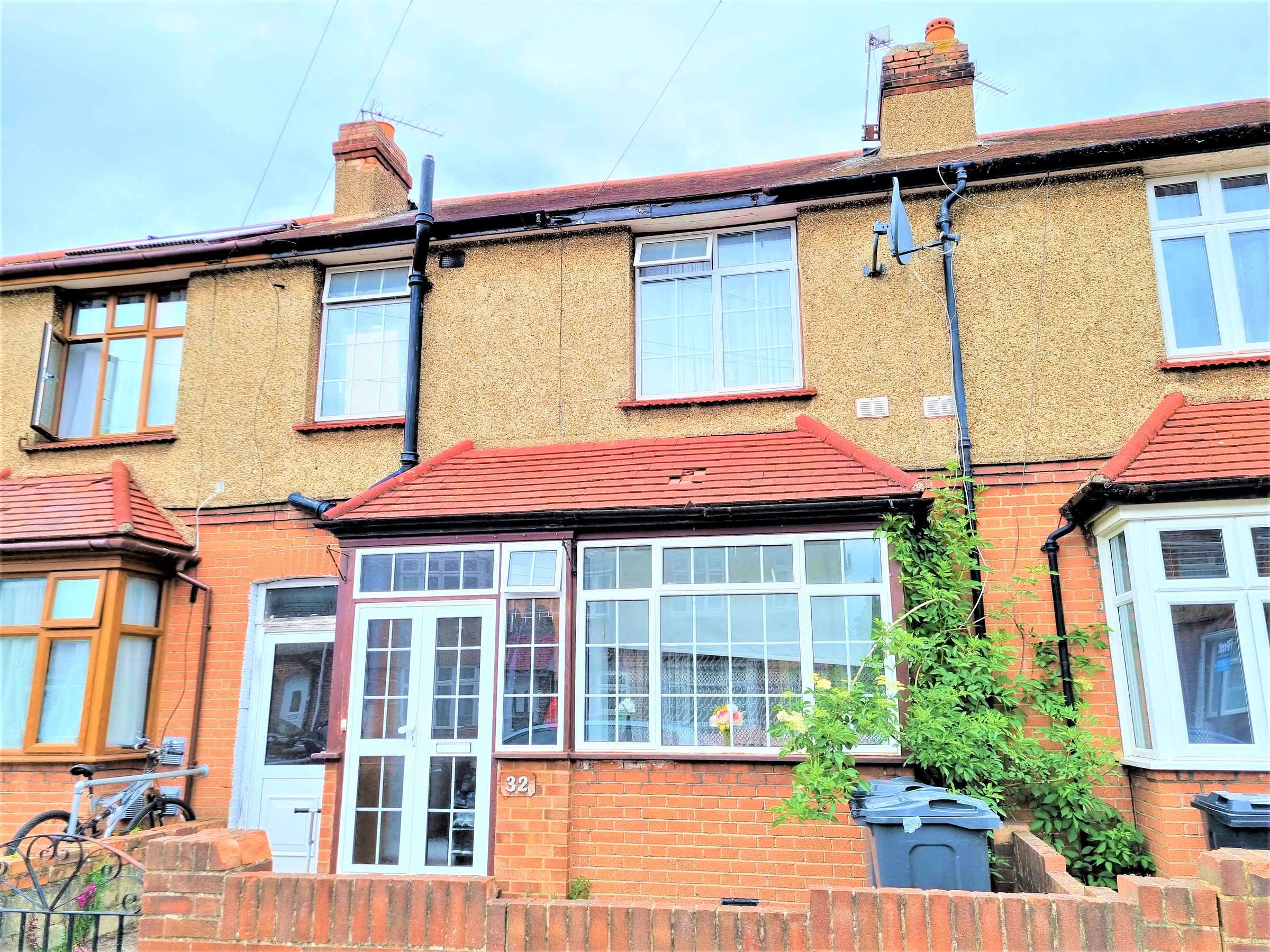 3 bed terraced house to rent in Buckingham Avenue, Feltham TW14 Zoopla