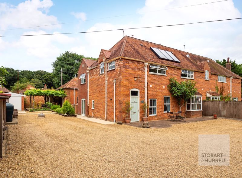 5 bed farmhouse for sale in Grange Farm House, Largate, Horstead
