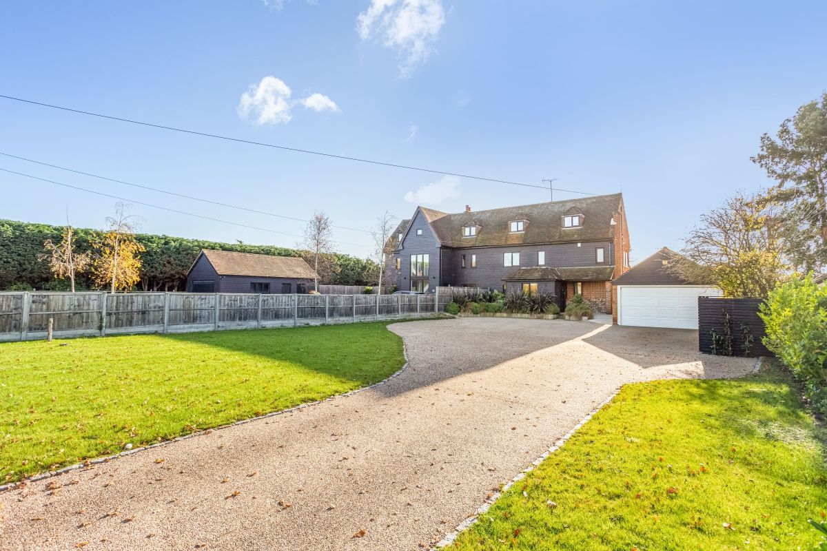 5 bed semidetached house to rent in Drift Road, Winkfield, Windsor SL4