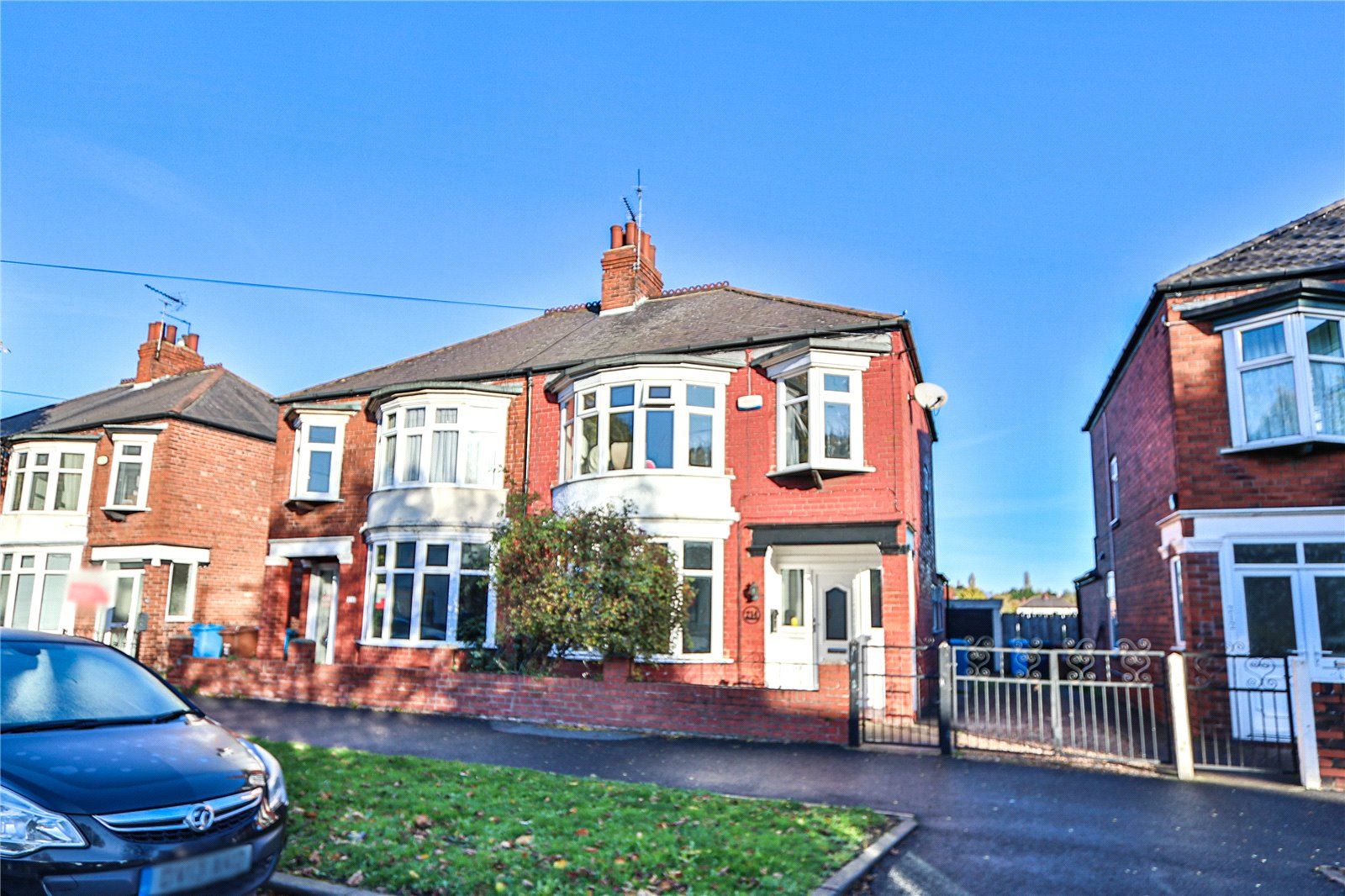 3 bed semidetached house for sale in Goddard Avenue, Hull, East