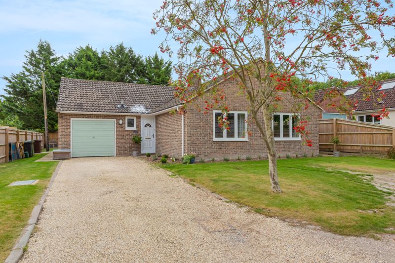 2 bed detached bungalow for sale in Stream Road, Upton, Didcot OX11