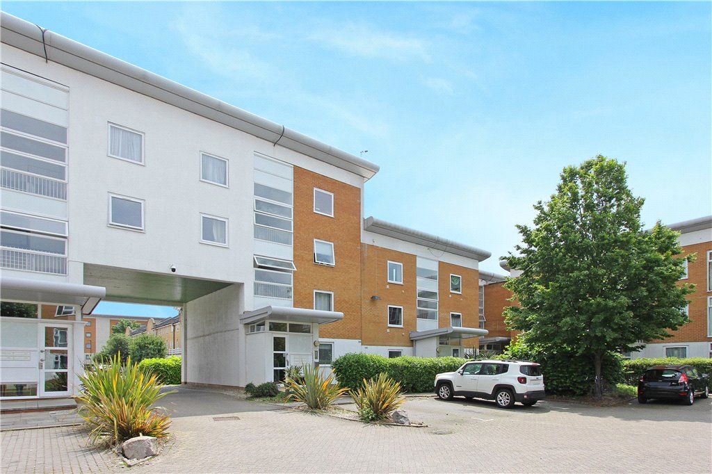 Felixstowe Court, Docklands, London E16