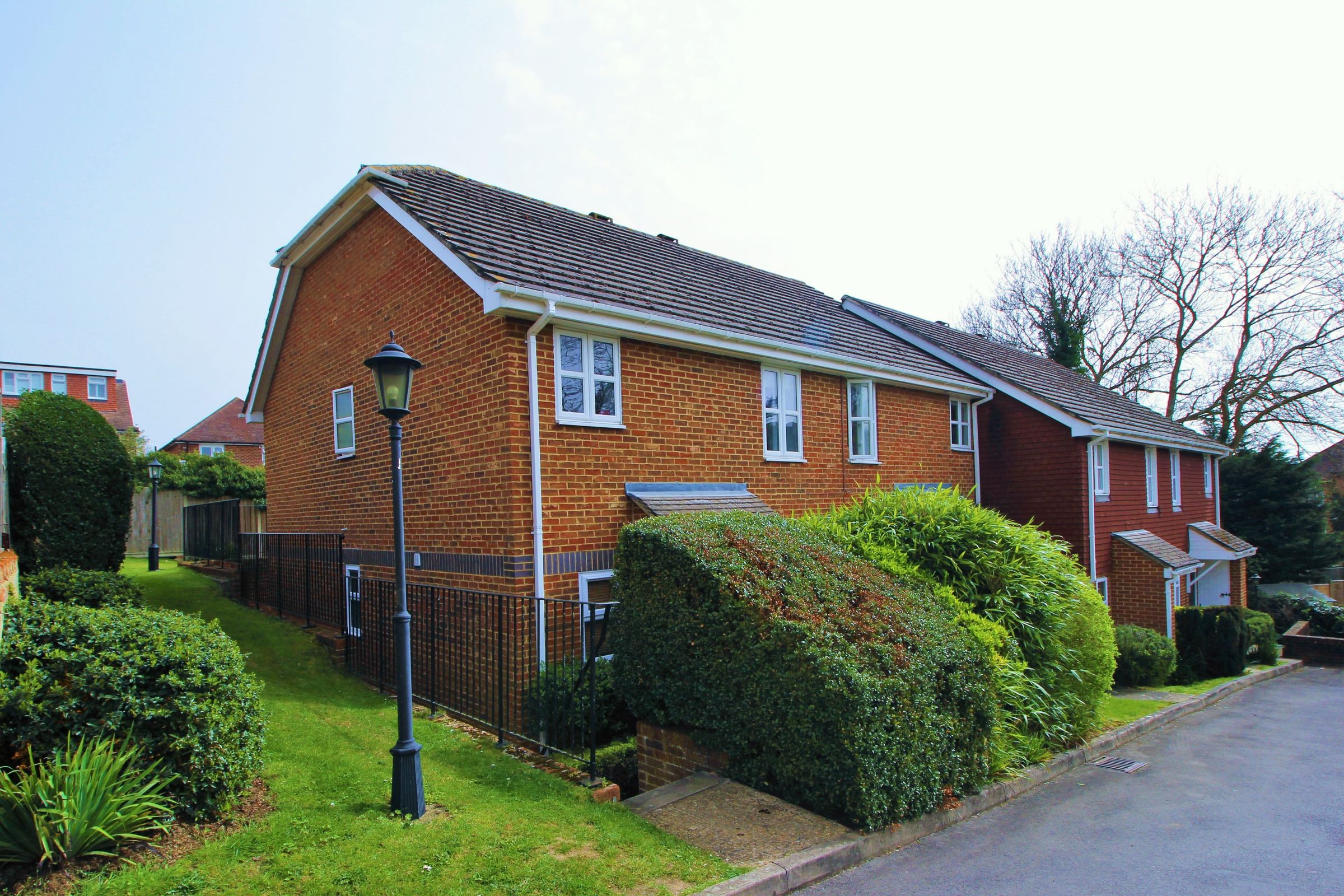 Heather Close, Guildford GU2  