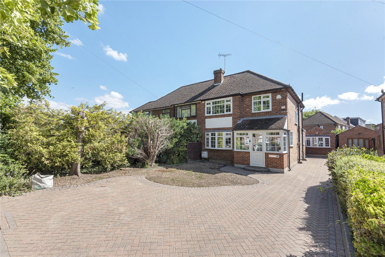3 bed semidetached house for sale in Colne Avenue, West Drayton