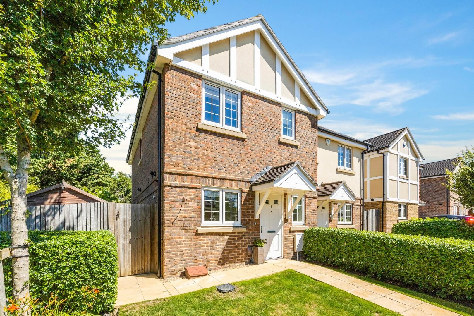 3 bed semidetached house for sale in Anmer Close, Tadworth KT20 Zoopla