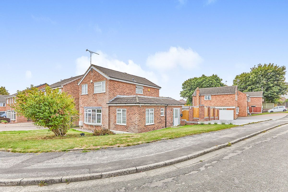 3 bed detached house for sale in Tudor Way, Newhall, Swadlincote