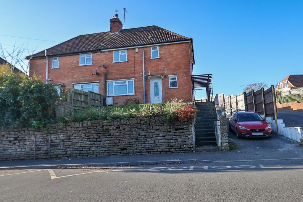 3 bed semidetached house for sale in St. Michaels Avenue, Yeovil