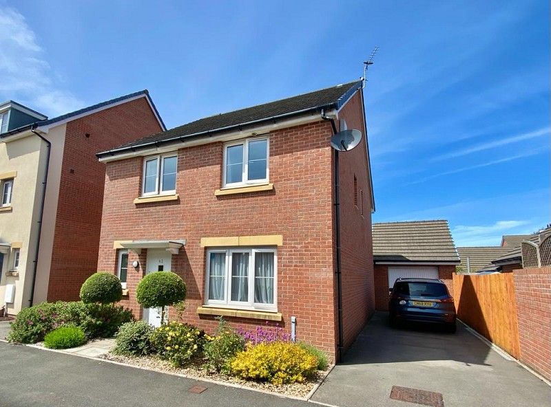 4 bed detached house for sale in Clos Y Mametz, Porthcawl, Bridgend