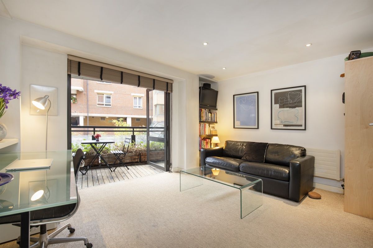 Bedford Court, London WC2E  