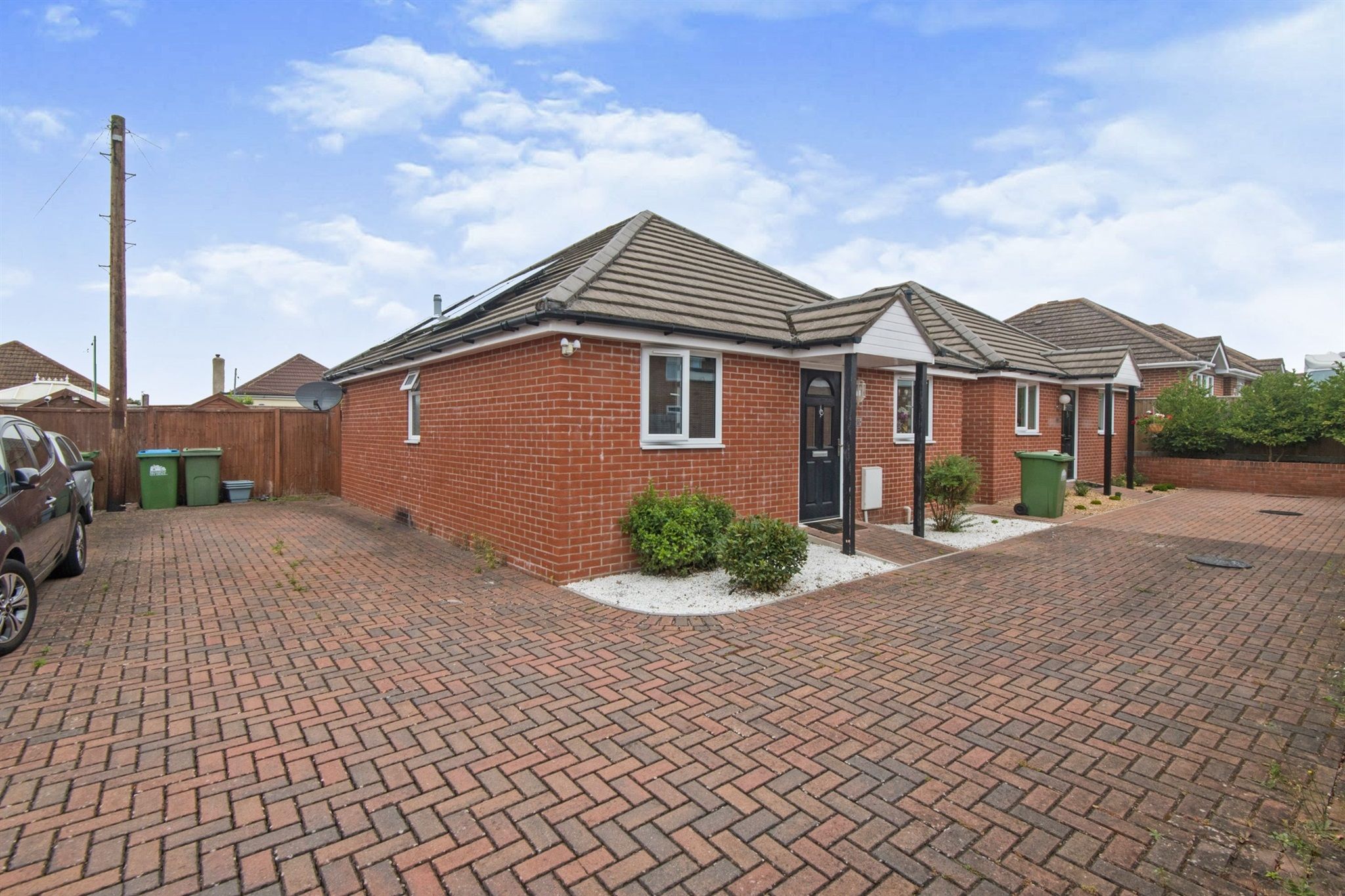 2 bed detached bungalow for sale in North East Road, Southampton SO19
