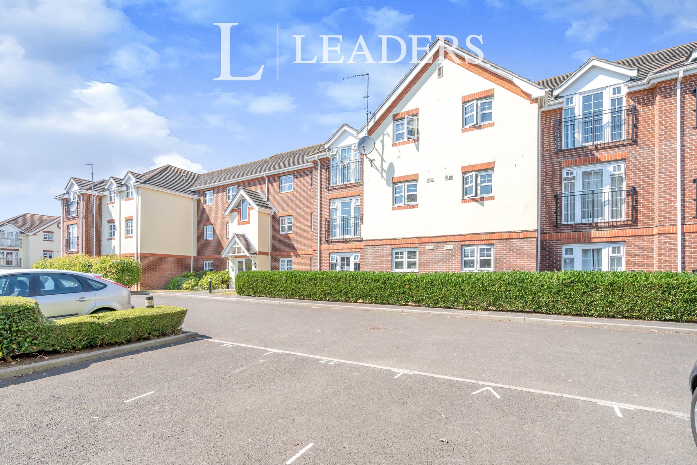 2 bed flat to rent in Bewick Gardens, Chichester PO19 Zoopla