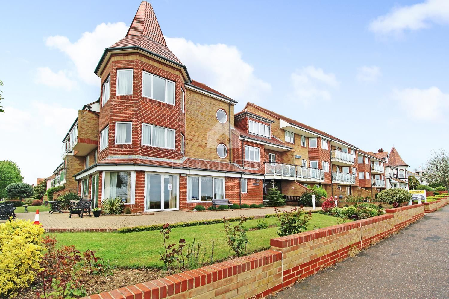 2 bed flat for sale in The Esplanade, FrintonOnSea CO13 Zoopla