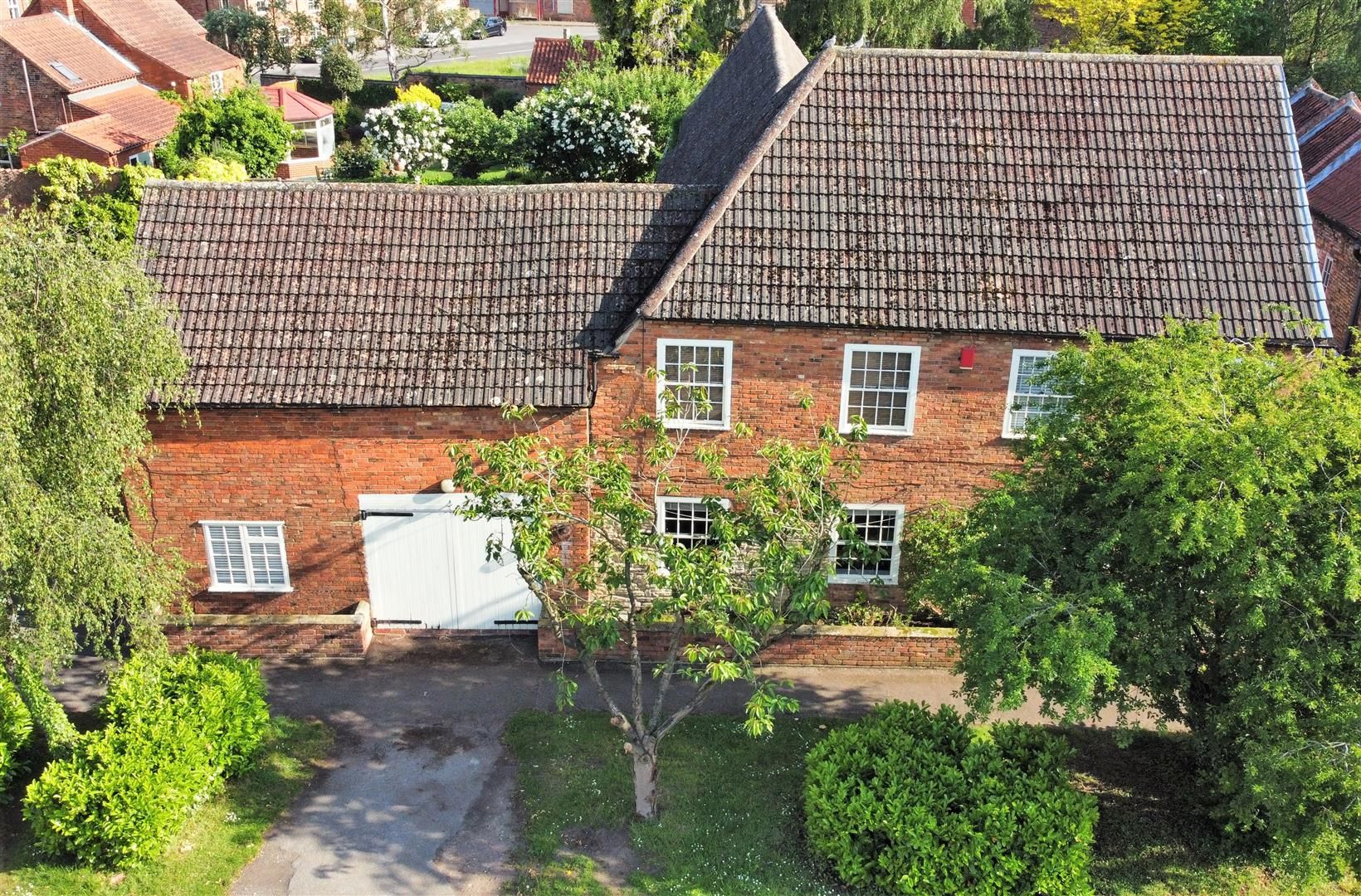 4 bed cottage for sale in The Old Smithy, Low Street, Collingham