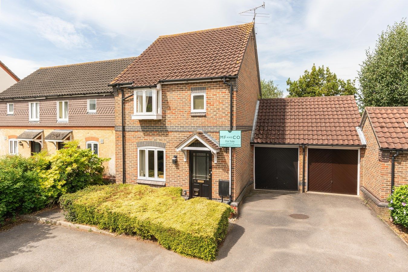 3 bed linkdetached house for sale in Kaye Don Way, Weybridge KT13 Zoopla