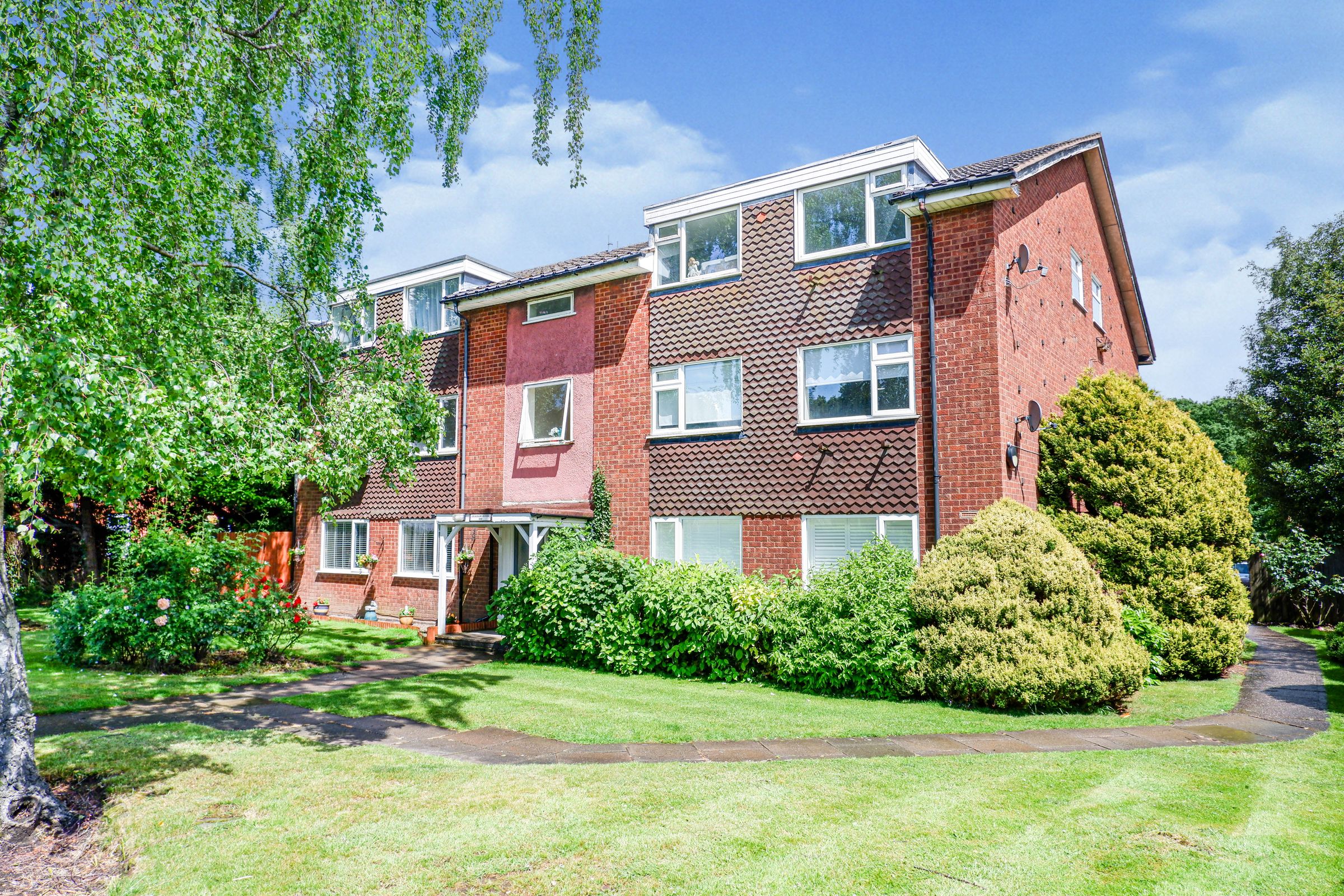 1 bed flat for sale in Chester Road, Streetly, Sutton Coldfield B74