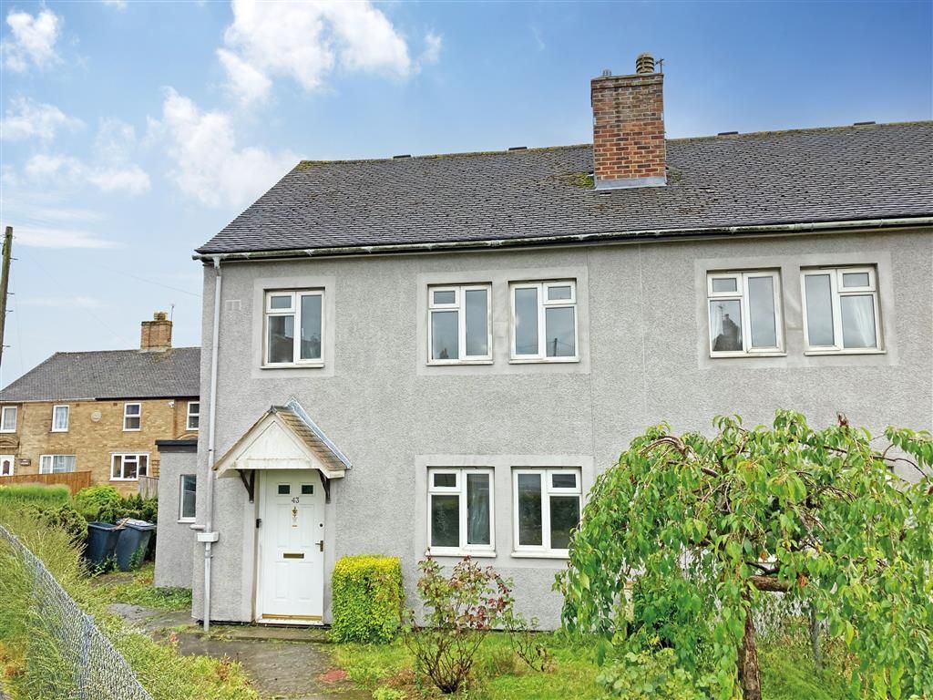 3 bed semidetached house for sale in Cotswold Crescent, Chipping