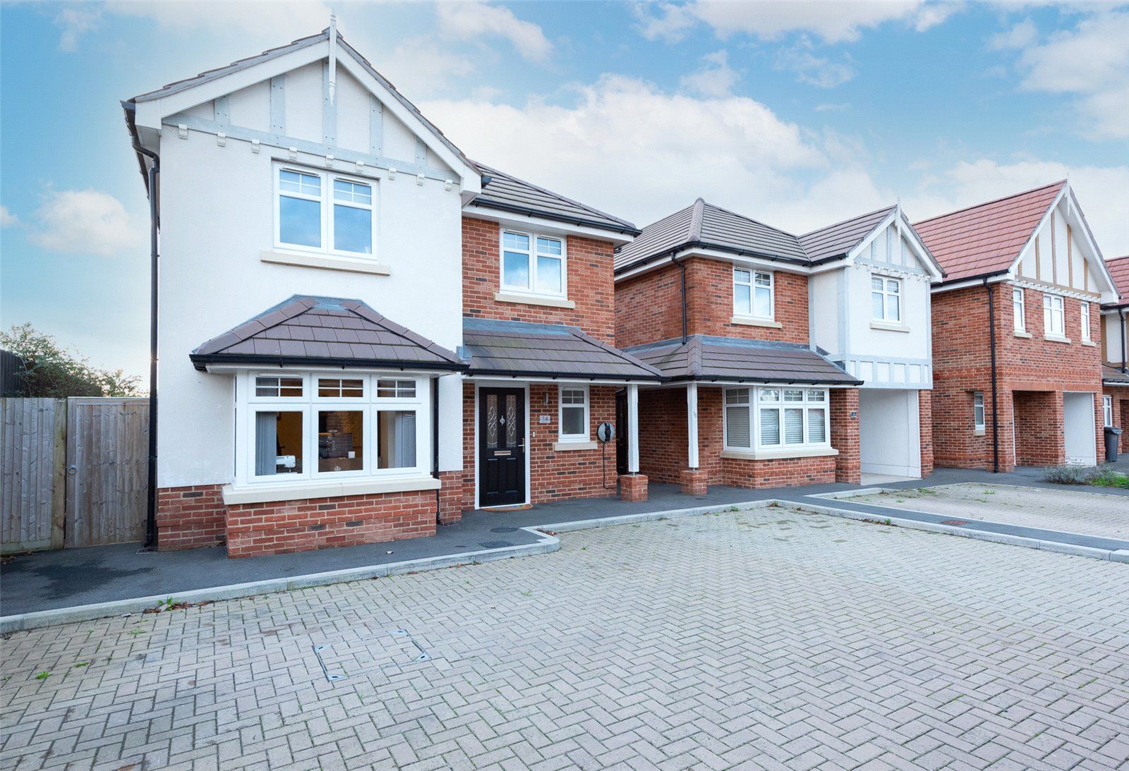 4 bed detached house for sale in Gilbert Close, Padworth, Reading