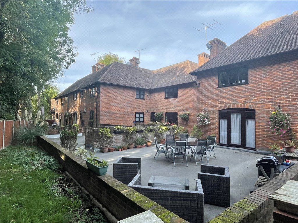 2 bed flat for sale in Springwater Mill, Bassetsbury Lane, High