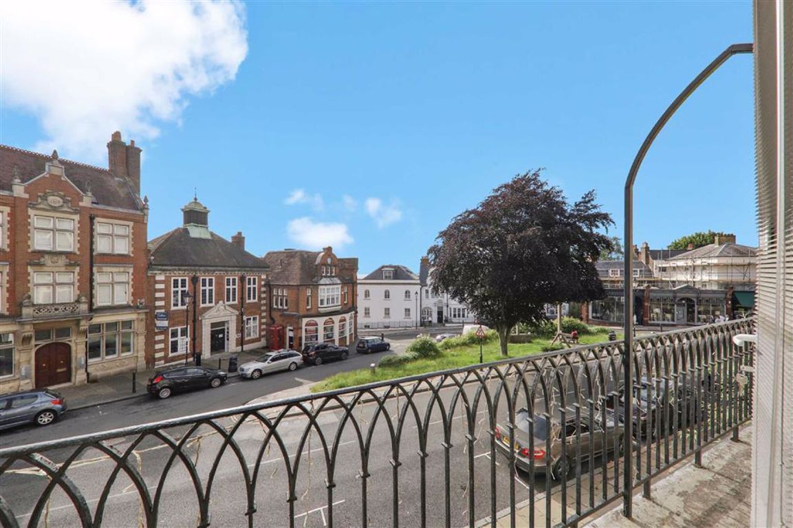 High Street, Harrow On The Hill, Middelsex HA1  