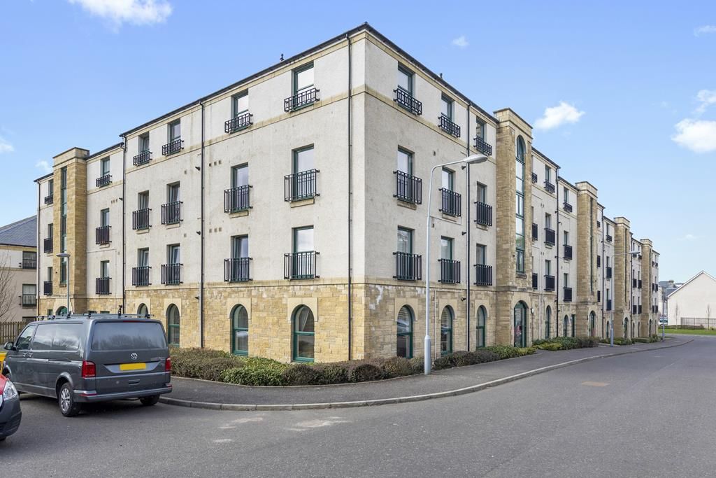 2 bed flat for sale in Lady Campbells Court, Dunfermline KY12 Zoopla