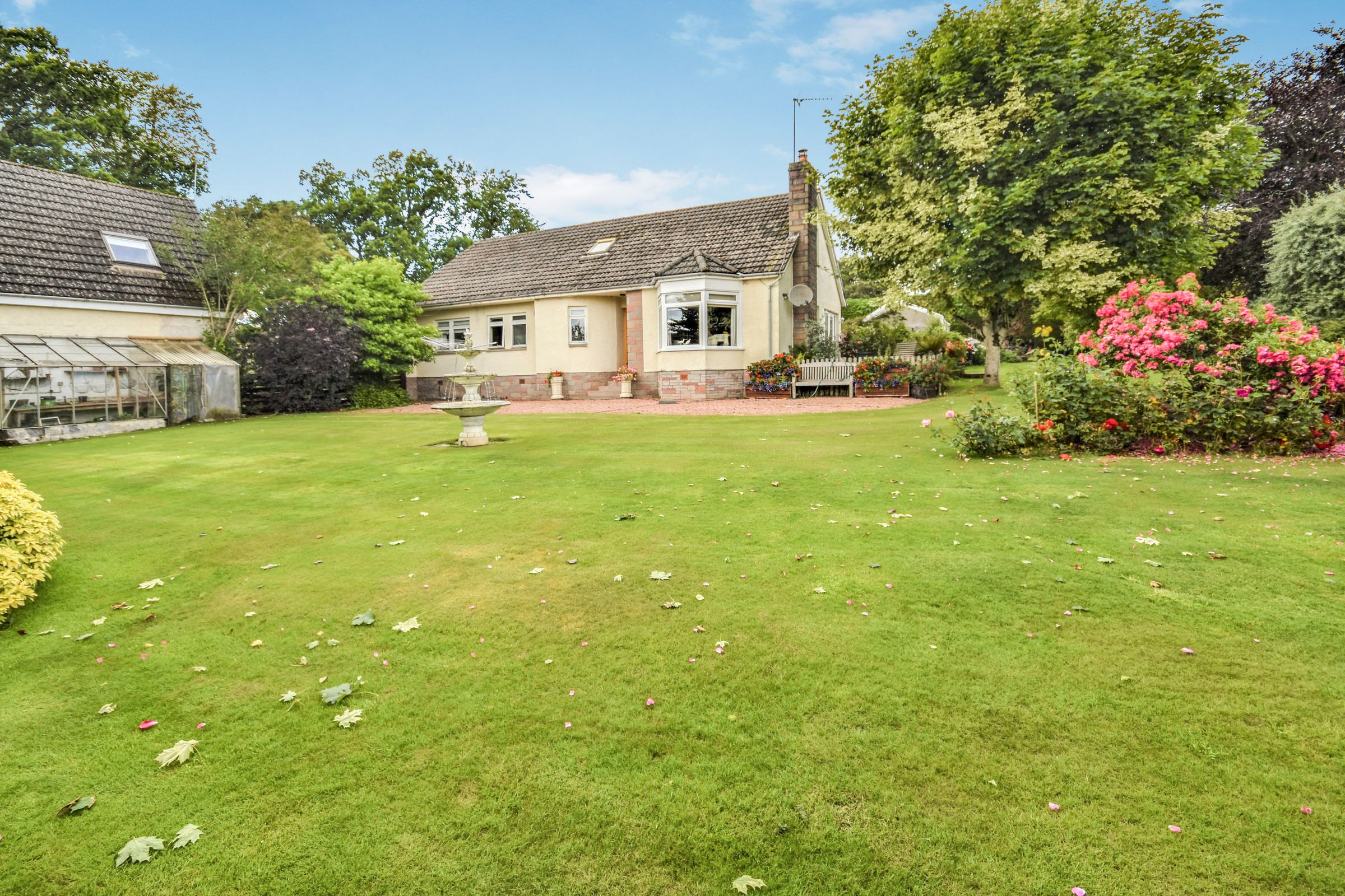 4 bed detached house for sale in New Fowlis, Crieff PH7 Zoopla