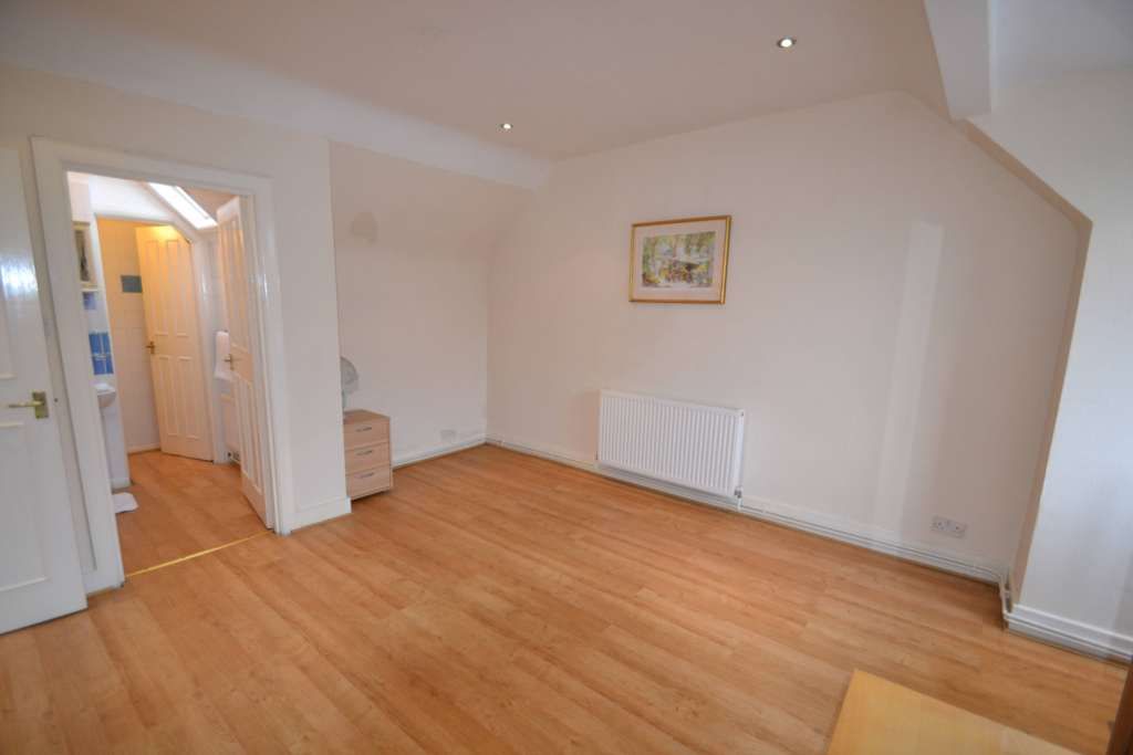 Studio to rent in Banstead Road, Carshalton SM5 Zoopla