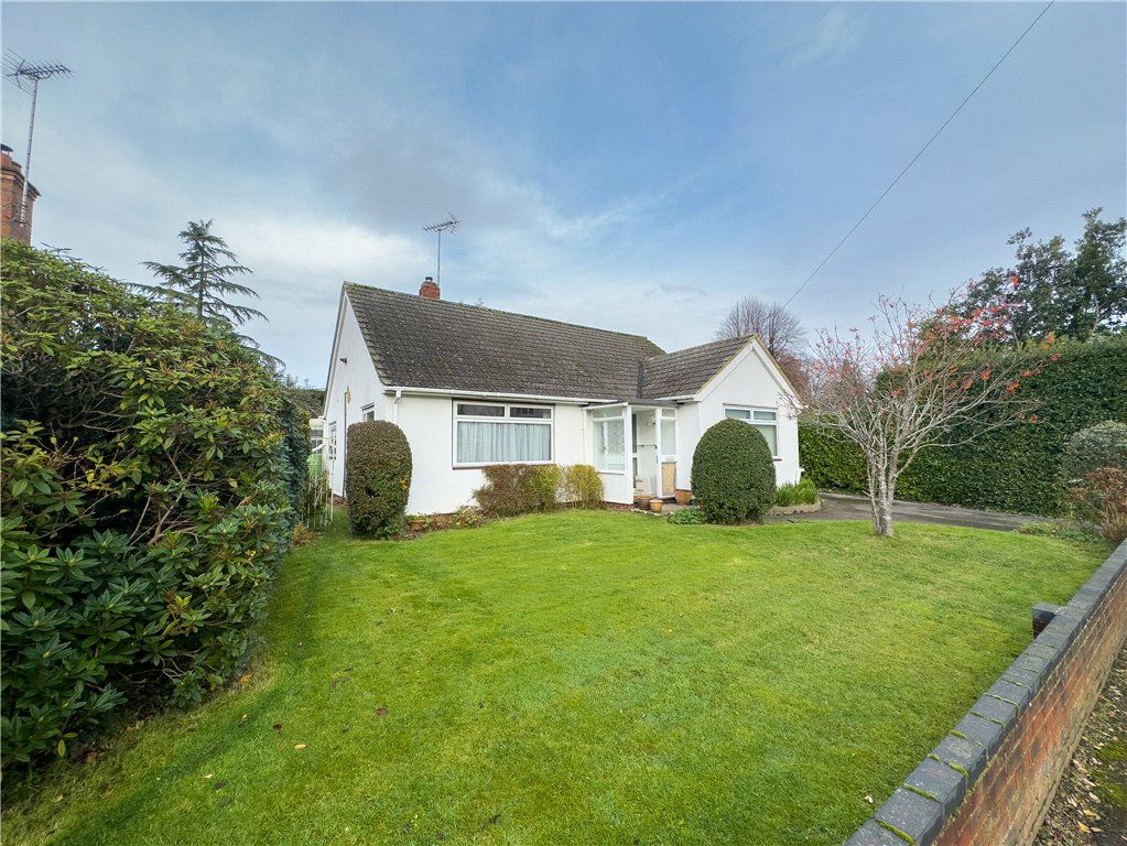 3 bed bungalow for sale in Connaught Road, Fleet, Hampshire GU51 Zoopla