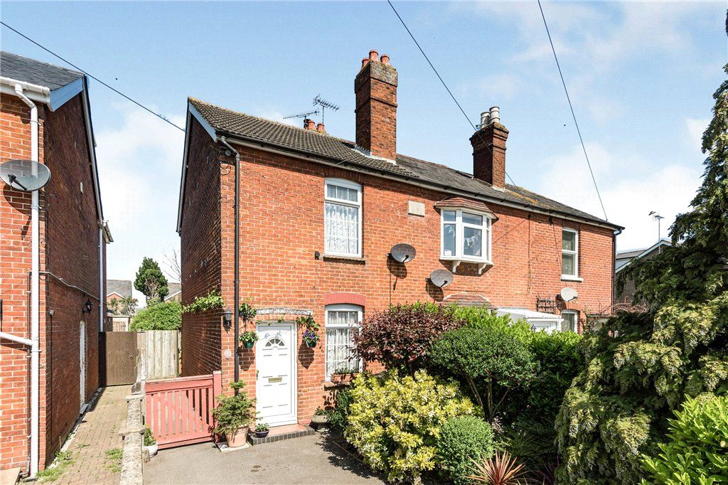 2 bed end terrace house for sale in Old Kent Road, Paddock Wood