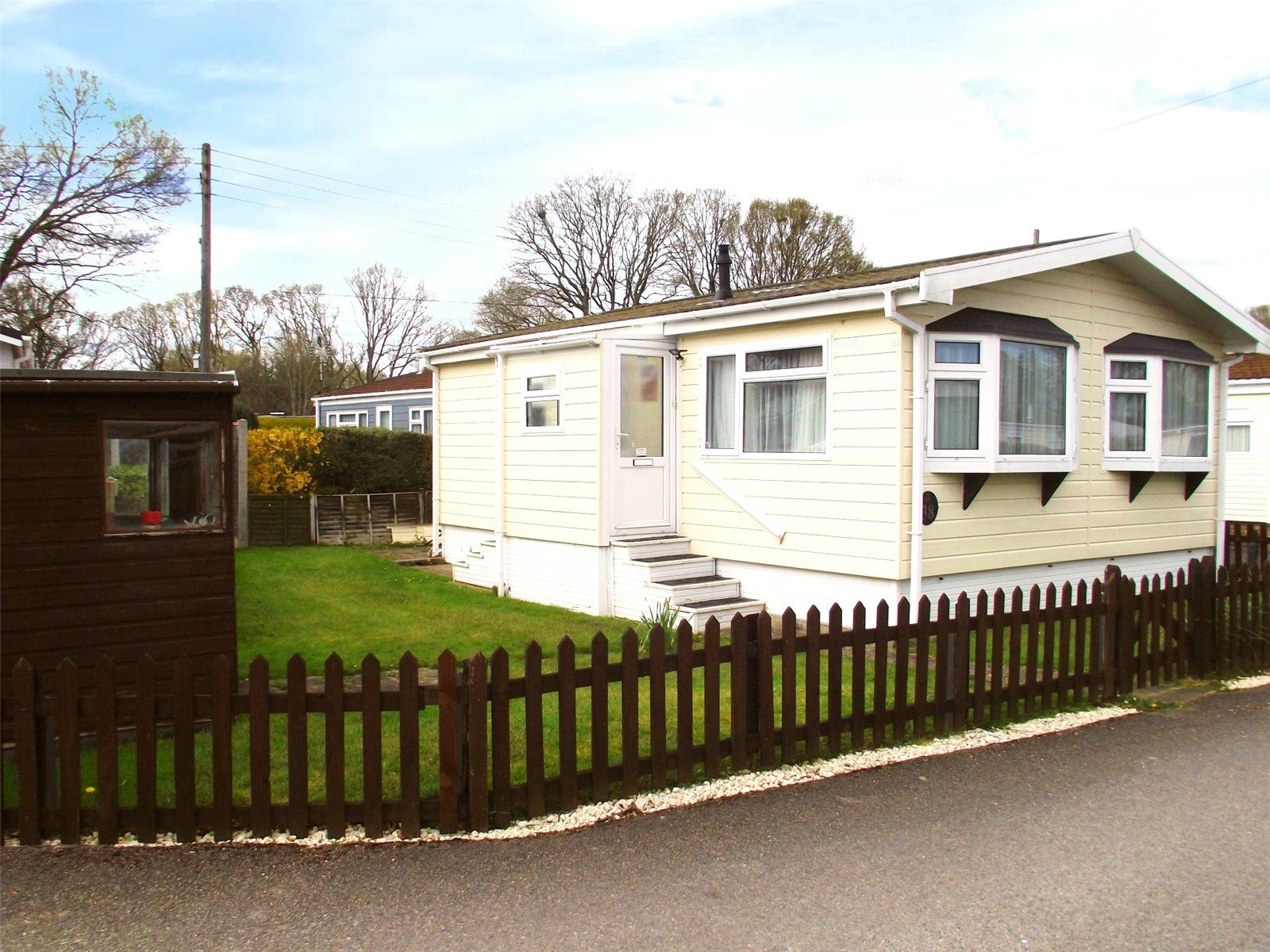 2 bed property for sale in The Copse, Bourne Lane, Woodlands