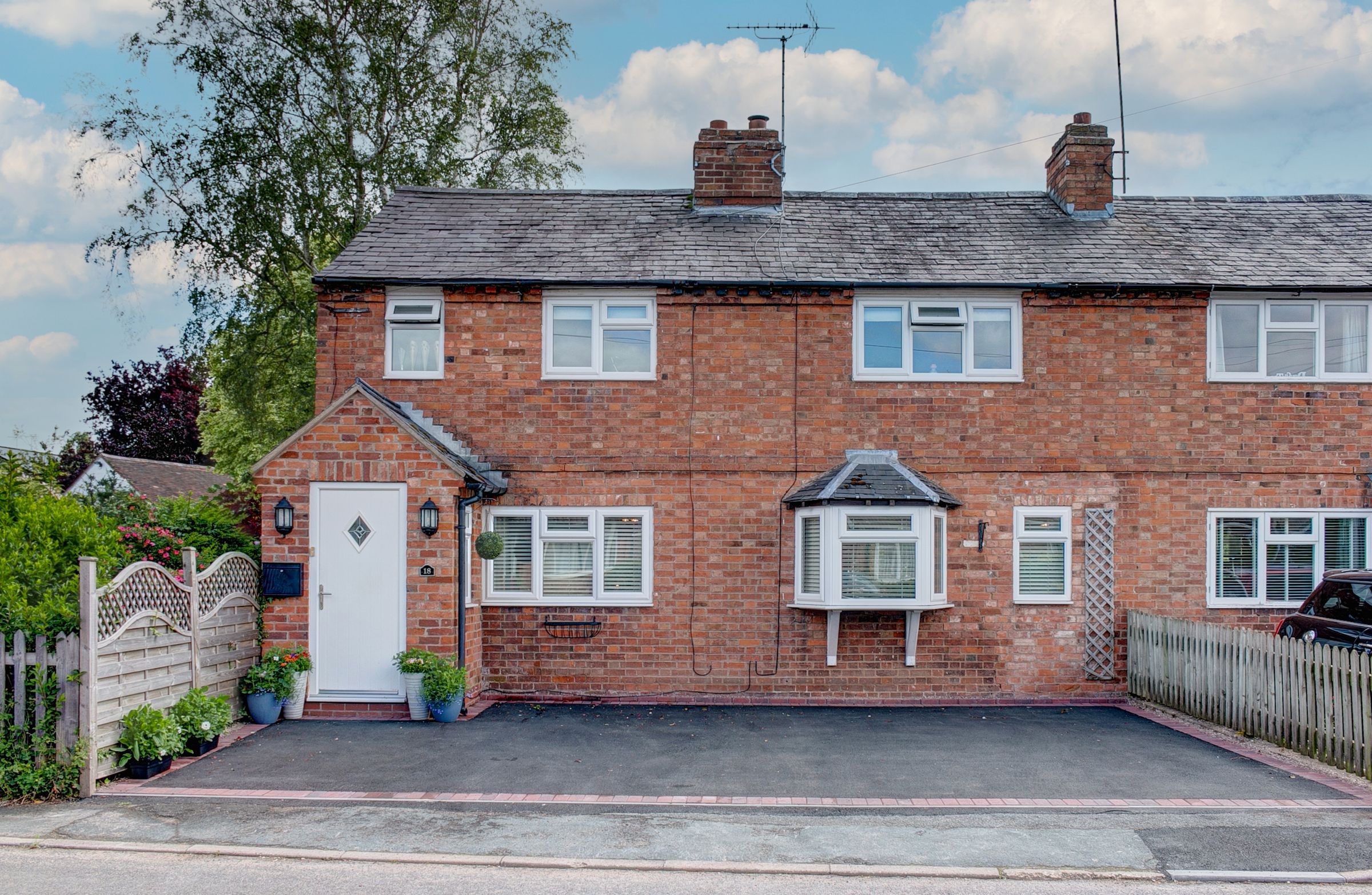 4 bed cottage for sale in Chapel Lane, Aston Cantlow, HenleyInArden