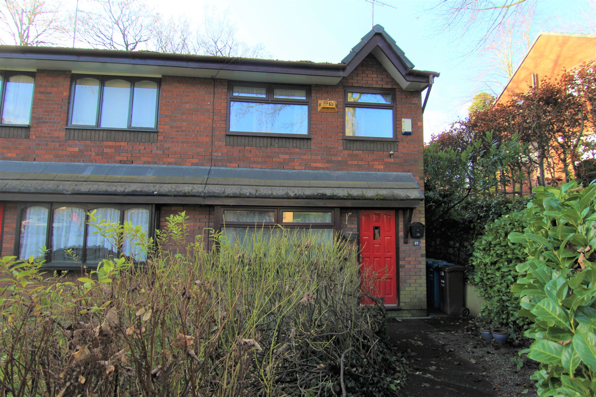 3 bed semidetached house to rent in Crescent Grove, Prestwich