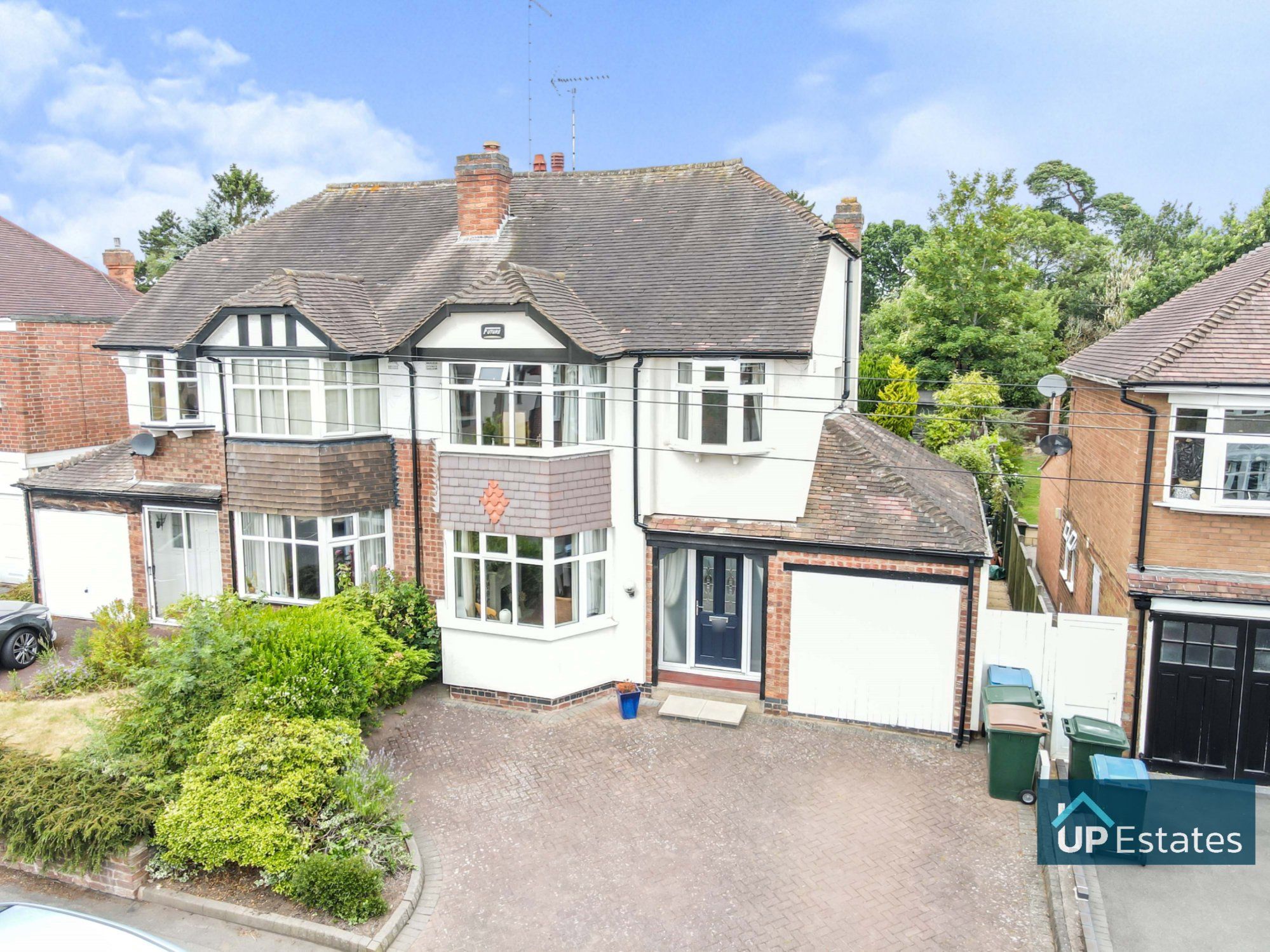 3 bed semidetached house for sale in The Chesils, Styvechale, Coventry