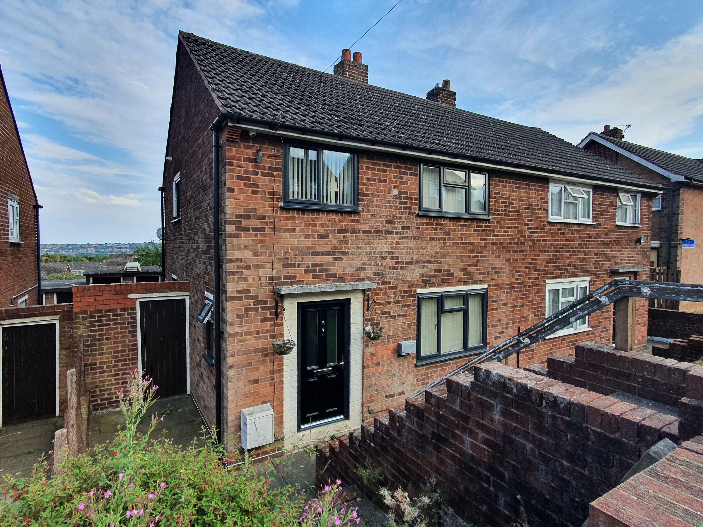 3 bed semidetached house for sale in Hawfield Close, Tividale, Oldbury