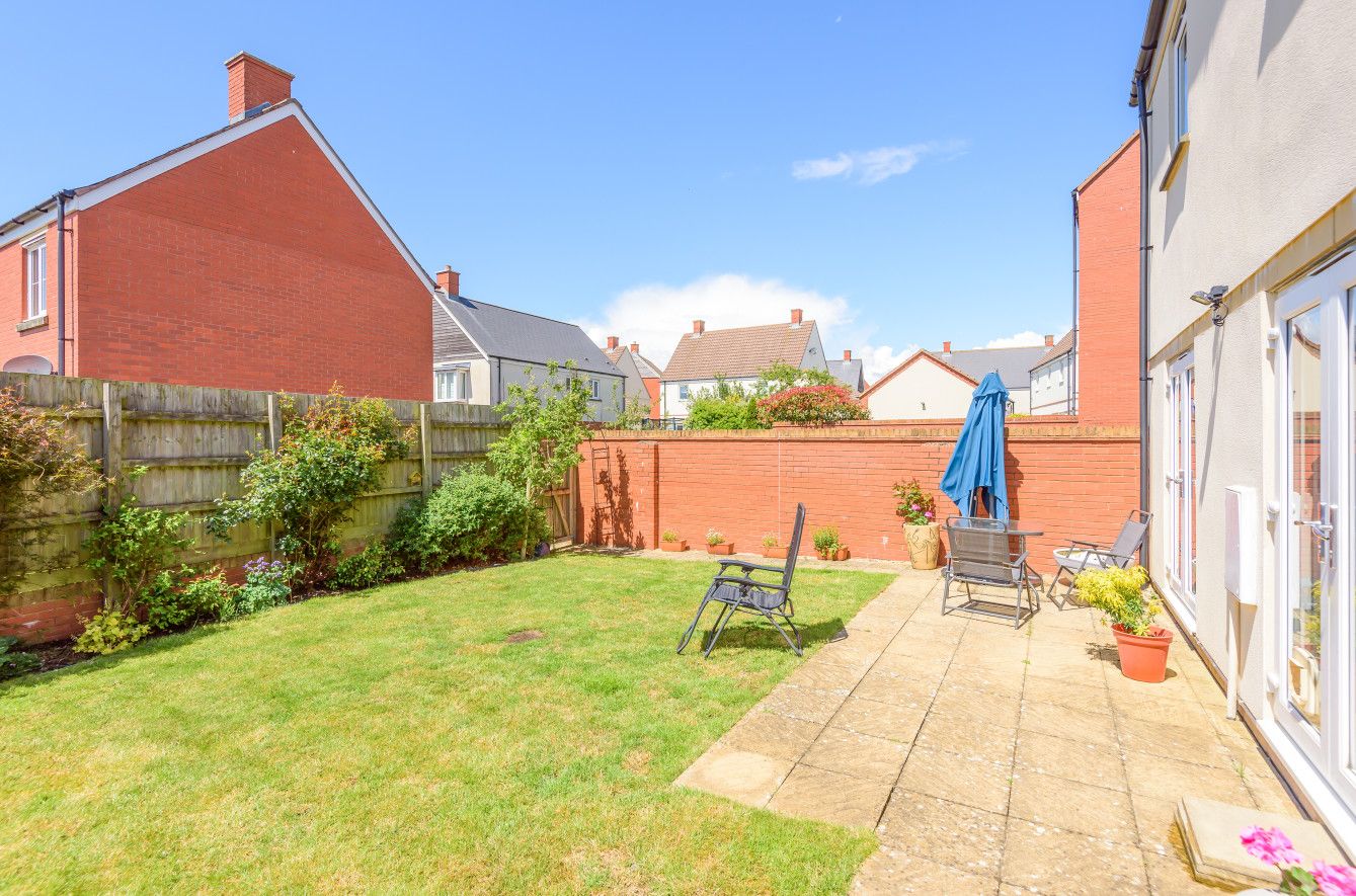 4 bed detached house for sale in Withering Road, Okus, Swindon SN1 Zoopla