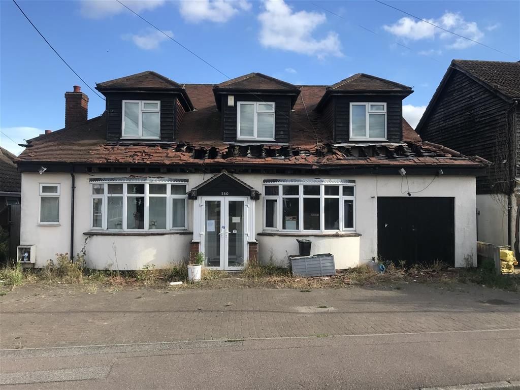 5 bed detached bungalow for sale in Hart Road, Benfleet SS7 Zoopla