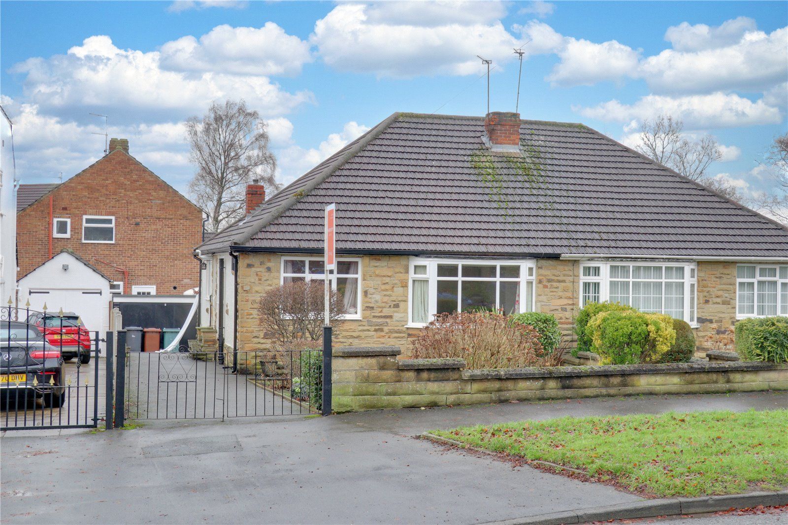 2 bed bungalow for sale in Tinshill Road, Cookridge, Leeds, West