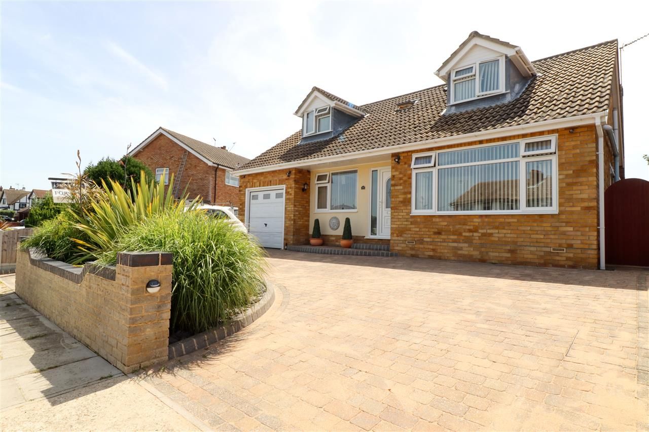 5 bed detached house for sale in Clarendon Park, ClactonOnSea CO15