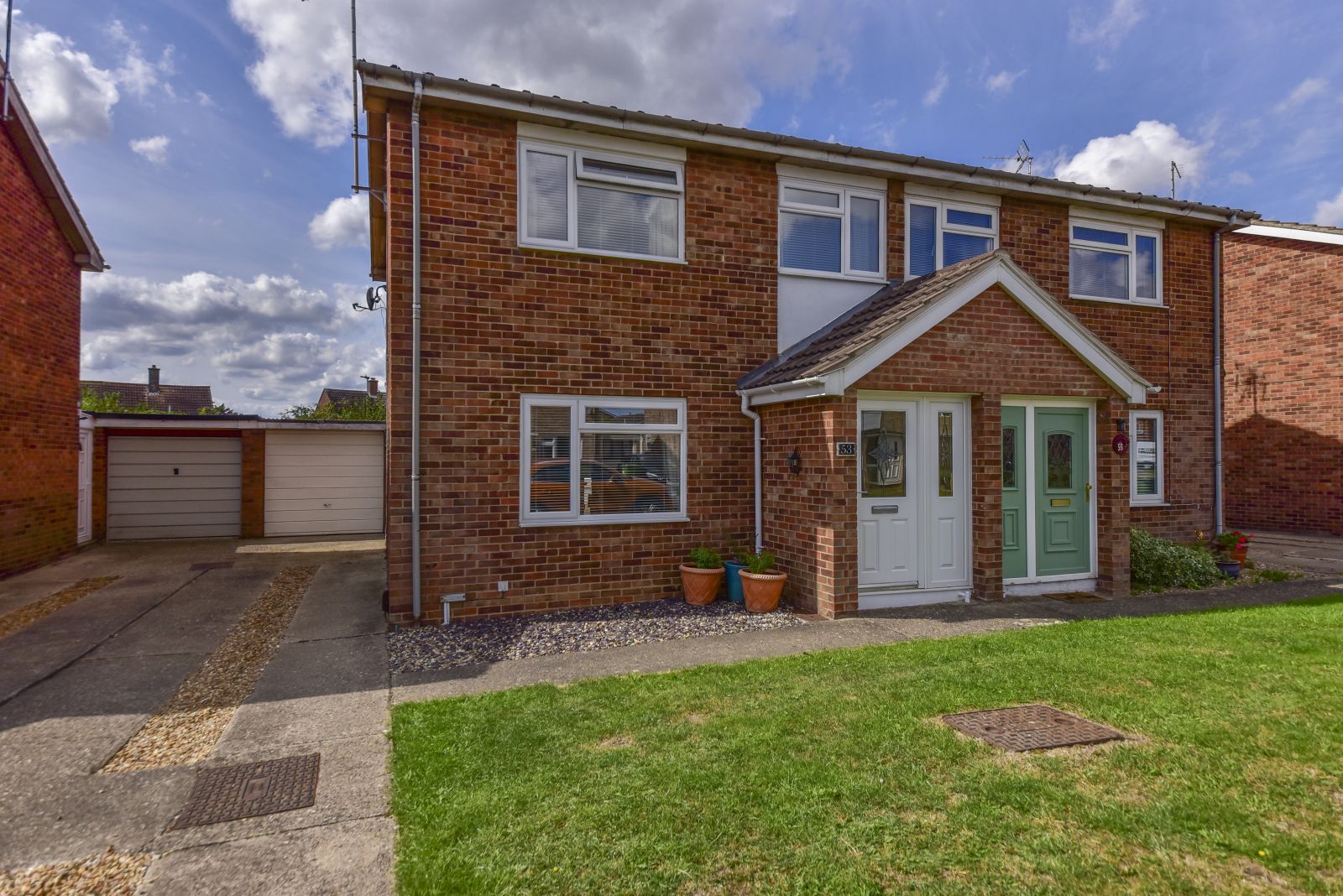 3 bed semidetached house for sale in Holmes Way, Peterborough PE4 Zoopla